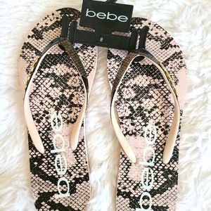 Women’s Flip Flops Bebe Thalia Snake Women’s Size 8 Lightly Cushioned Footbed